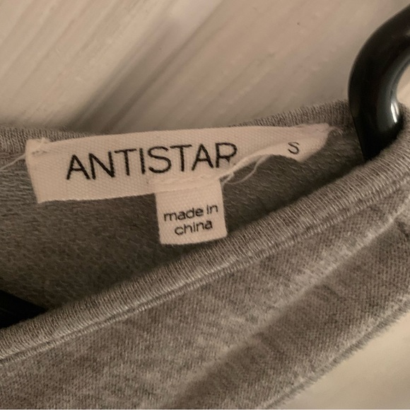 Jumper - Picture 3 of 3